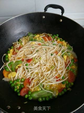 Egg and Vegetable Noodles recipe