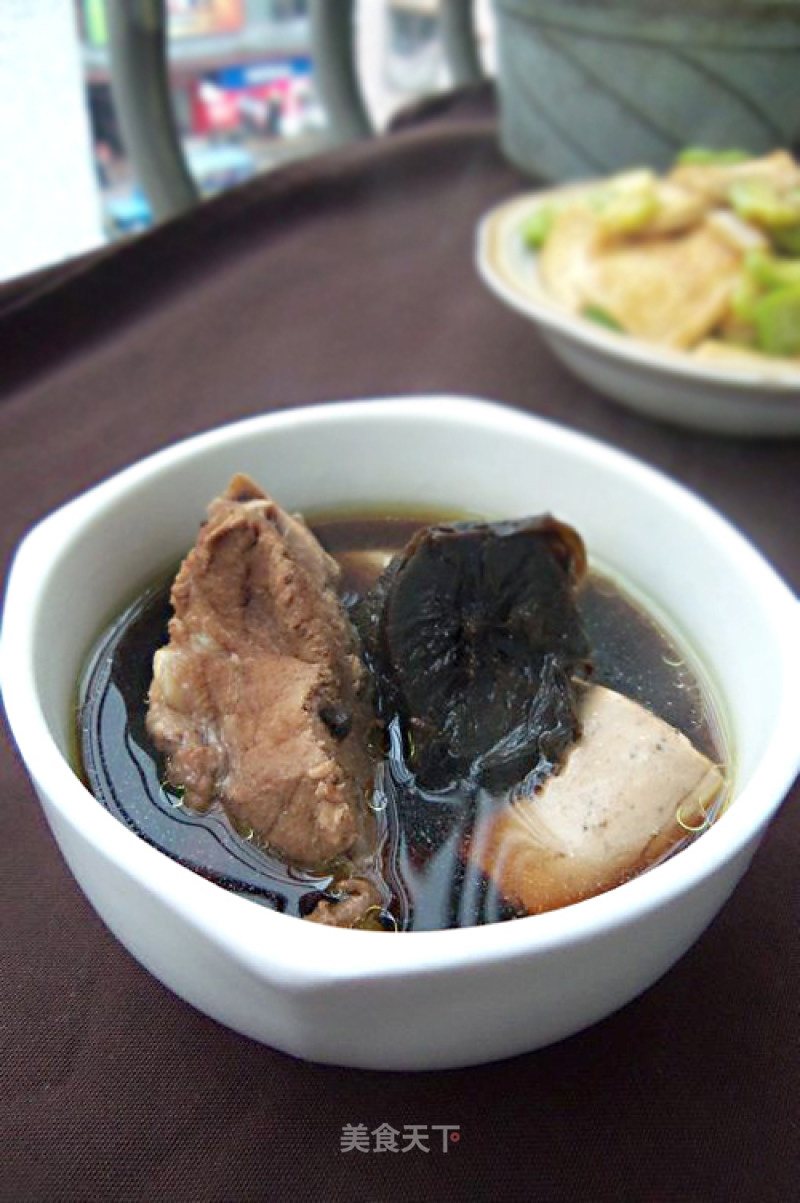 Ophiopogon Tofu and Dragon Bone Soup