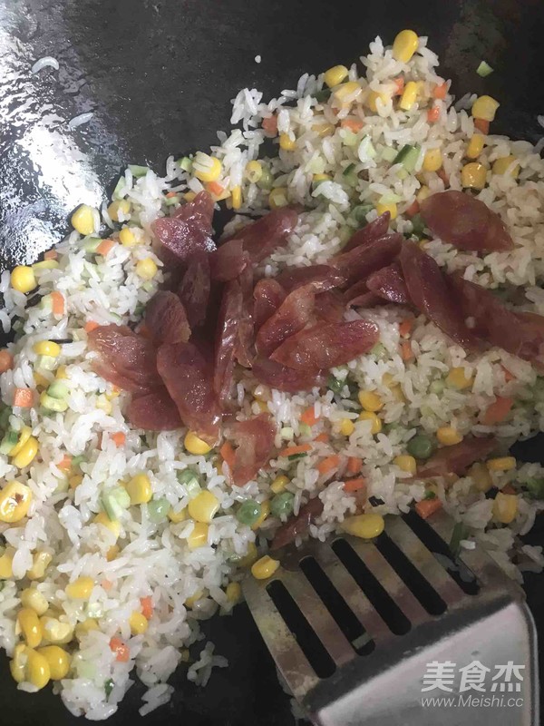 Fried Rice with Sausage Sausage in Colorful Sauce recipe