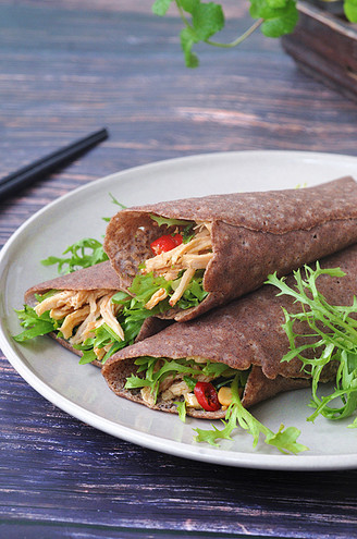 Shredded Chicken Breast Rolls in Rye Pancakes