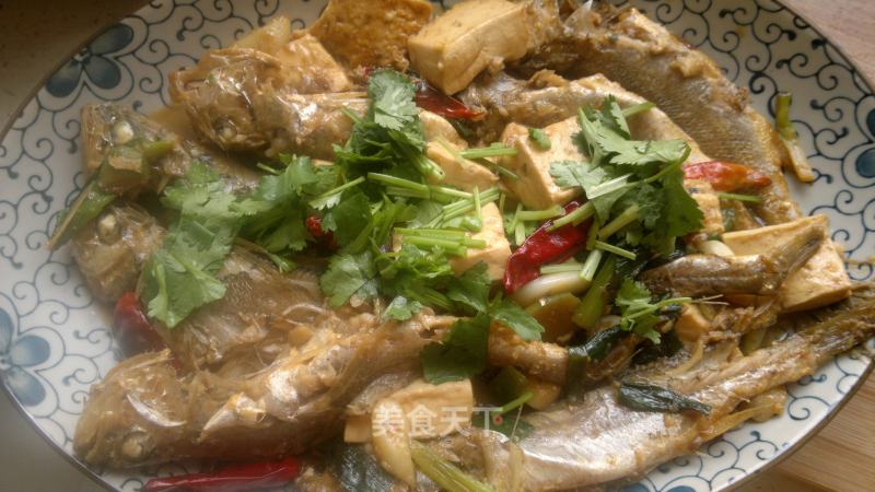 Stewed Yellow Croaker with Tofu Sauce recipe
