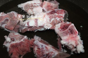 Beef Bone Soup-fragrant Milky White recipe