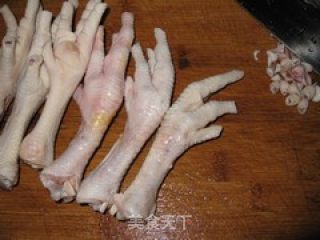 Peanut Stewed Chicken Feet recipe
