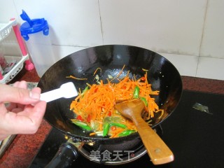 Stir-fried Lamb with Shredded Carrots recipe