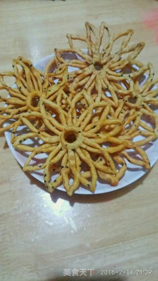 Sweet Potato and Black Sesame Fried Fruit recipe