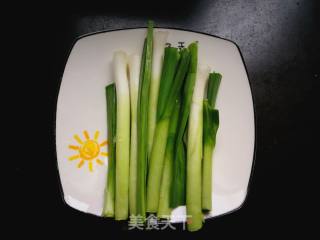 Stir-fried Jelly with Garlic Sprouts recipe