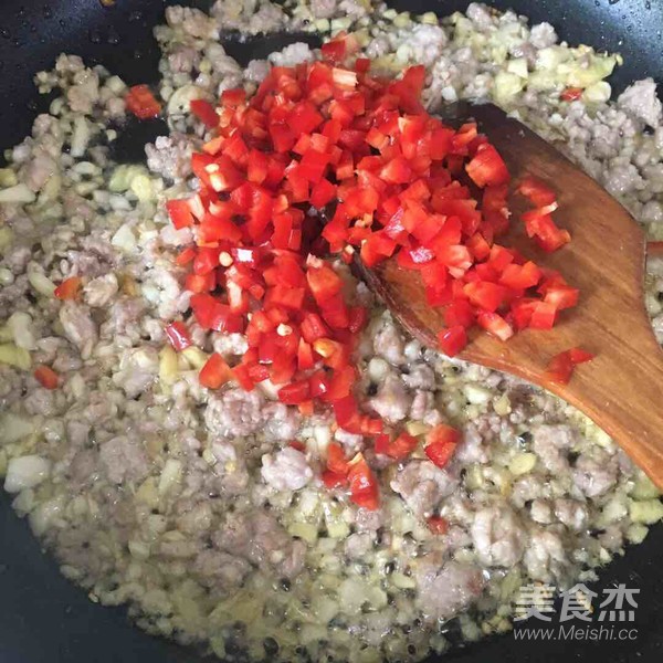 Ant on The Tree with Minced Meat and Sweet Potato Powder recipe