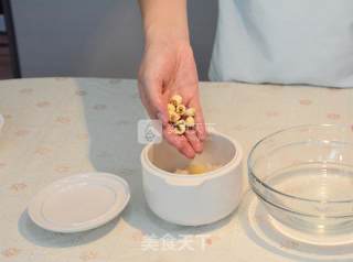 White Fungus and Lotus Seed Soup recipe