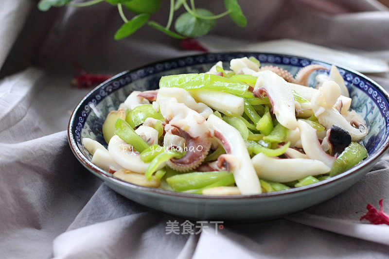 Stir-fried Cuttlefish with Hot Pepper recipe