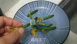 Stir-fried Milk Melon with Garlic recipe