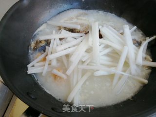 Carp Soup with Shredded Radish recipe