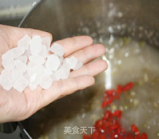 Rock Sugar Mung Bean Tremella Soup recipe