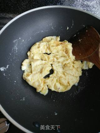 Scrambled Eggs with Purple Cabbage recipe