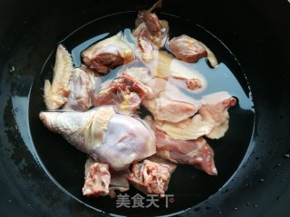 Stewed Chicken with Cordyceps Flower and Yam recipe