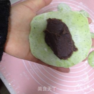 Steamed Dumplings with Red Bean Paste and Willow Leaves recipe