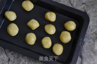 #新良第一节烤大赛#cantonese-style Double Egg Yolk Coconut Paste Mooncake recipe