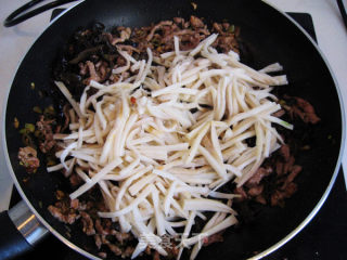 Shredded Pork with Oyster Mushroom recipe