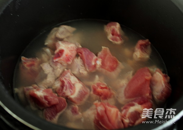 Iron Bar and Yam Pork Ribs Soup recipe