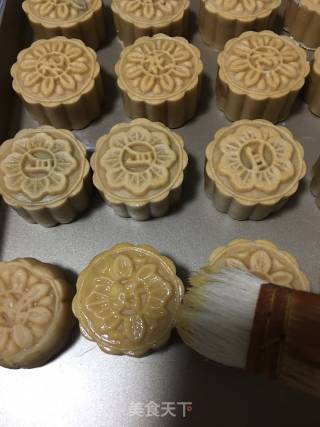 Cantonese-style Moon Cakes recipe