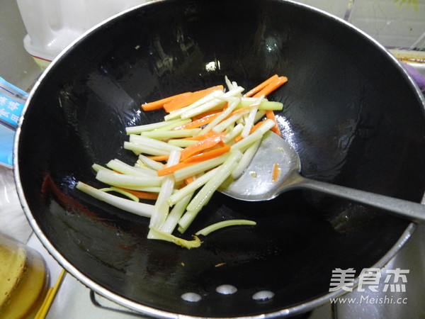 Stir-fried Shredded Beans with Celery recipe