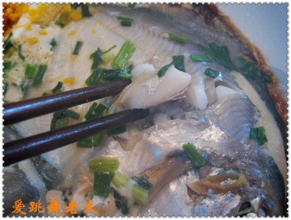 Steamed Pomfret with Salted Egg recipe