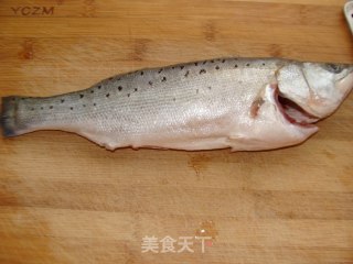 Steamed Sea Bass Fillet with Garlic recipe