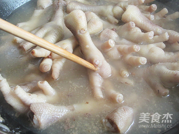 Pickled Pepper Chicken Feet recipe