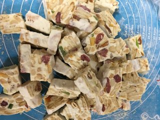 Dried Fruit and Nut Mixed Flavor Snowflake Crisp recipe