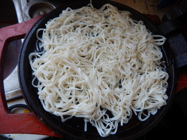 Breakfast Egg Fried Noodles recipe