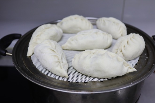 Steamed Buns with Deer Antler and Mushroom Sauce recipe