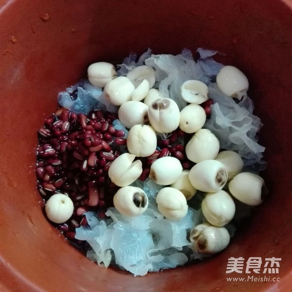 Chixiaodou White Fungus Soup recipe