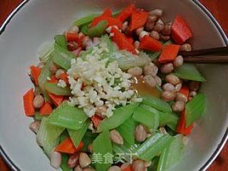 Refreshing Small Cold Dish------[cold Peanut and Celery] recipe