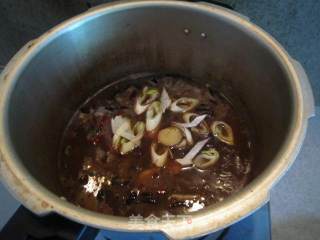 Braised Beef Brisket with Spicy Sauce recipe