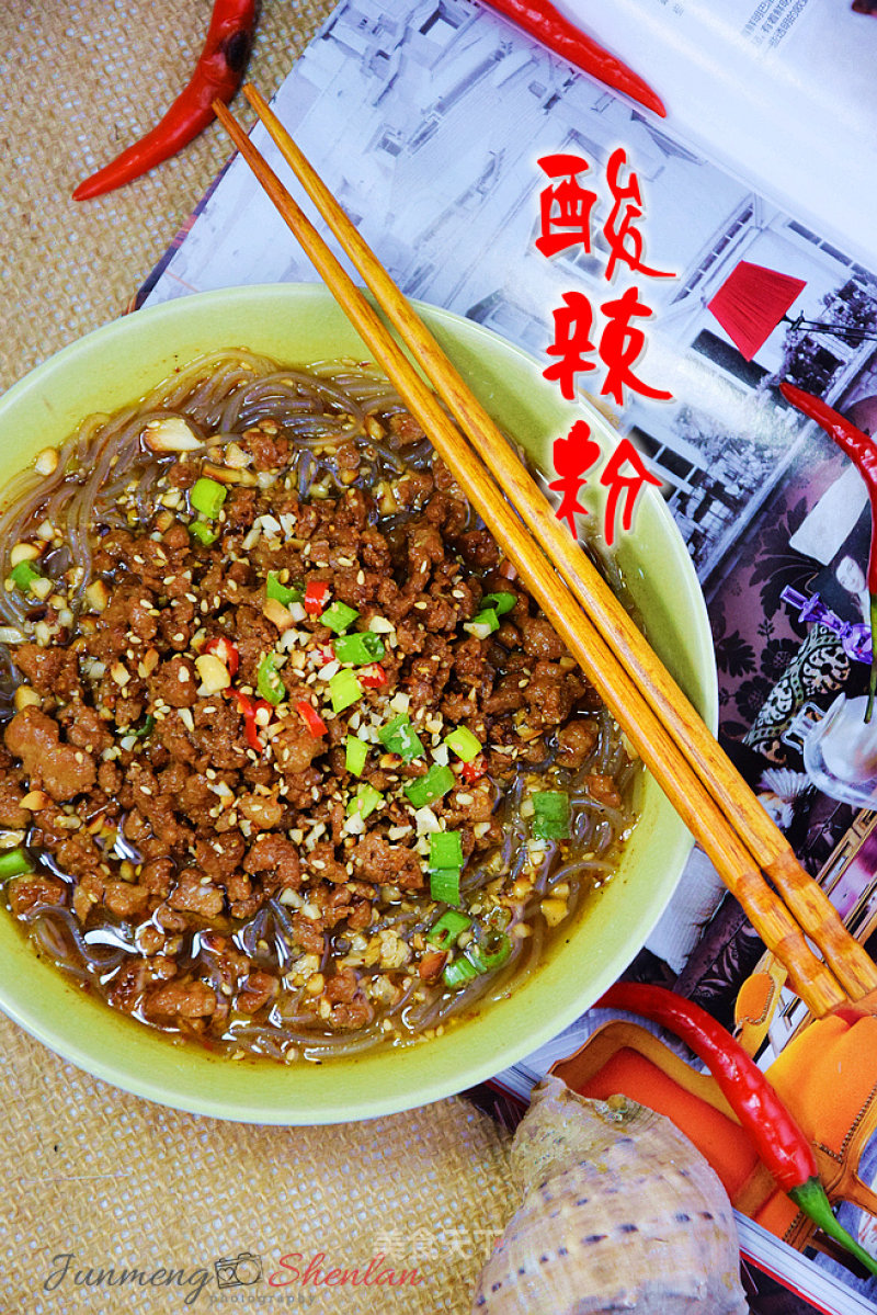 Come to A Bowl of Hot and Sour Noodles in The Snowy Winter recipe