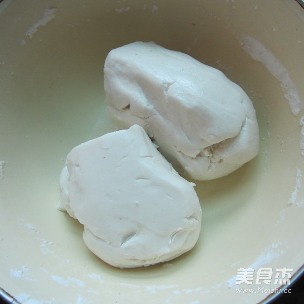 Stir-fried Cake with Sesame Sugar recipe