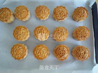 #新良第一节烤大赛# Cantonese Style Golden Silk Pork Floss Moon Cake recipe