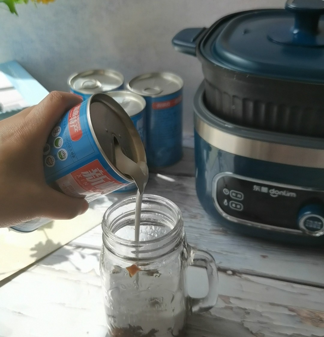 Coconut-flavored and Smooth Mandarin Duck Ice Latte recipe