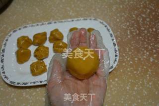 Cantonese Egg Yolk Mooncake recipe