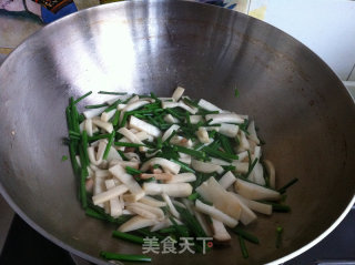 Stir-fried Leek Stem with Pleurotus Eryngii recipe