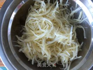 #家常菜# Soy Sauce Mixed with Potato Shreds recipe