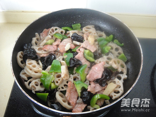 Lotus Root and Sweet Pepper Pork Slices recipe