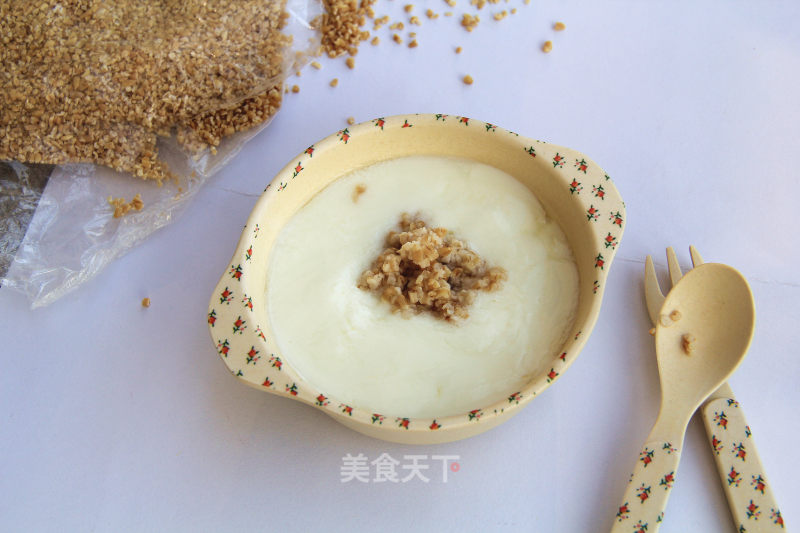 Homemade Yogurt Mixed with Oatmeal recipe