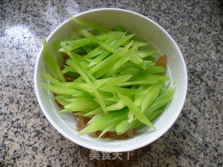 Lettuce Mixed with Jellyfish recipe