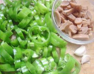 Stir-fried Green Peppers with Dried Radish recipe