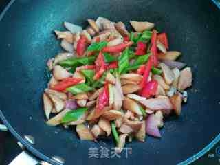 Stir-fried Chicken Fillet with Black Pepper and King Pleurotus recipe