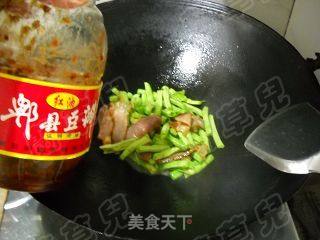 Braised Noodles with Bacon and Cowpea recipe