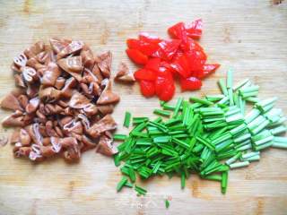 Stir-fried Large Intestine with Green Garlic recipe