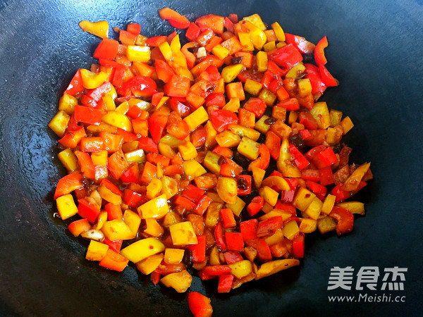 Noodles with Colored Pepper Sauce recipe