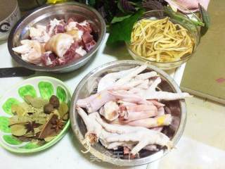 Snails, Pig's Feet and Duck Feet in Clay Pot recipe