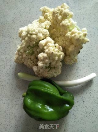 Stir-fried Green Peppers with Organic Cauliflower recipe